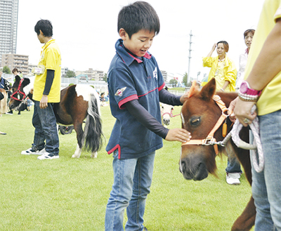 川崎競馬場で秋まつり