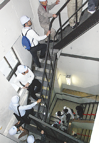 本庁舎との別れ惜しむ