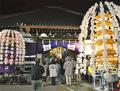 万灯が了源寺に