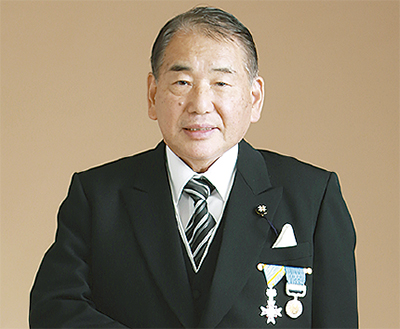 金澤松夫さん瑞宝単光章受章