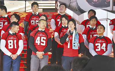 アメフット日本一を報告