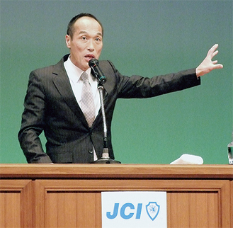 熱いトークを繰り広げた東国原前宮崎県知事