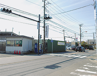 信号機が新設された塩田原バス停前交差点