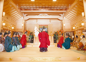 同宮の彌榮と氏子崇敬者の安泰を祈念し「奉幣の儀」が行われた