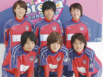 （後列左から）石田選手、権野選手、工藤選手（前列左から）小林選手、川島選手、田中選手
