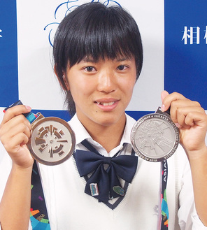 相模女子大高伊佐風椰さん メダル胸に笑顔で帰国 アジア大会で2つの銀 | さがみはら中央区 | タウンニュース