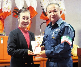 川合会長（左）と本村市長