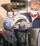 40年近く、鈴木さんと苦楽を共にしてきた「焙煎機」