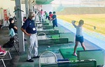 市川さんが「活力を与えてくれている」と話すのが、市ゴルフ協会メンバーとして当たるジュニア育成。子どもたちがゴルフに取り組む姿を見ることが自身の「やる気」にもつながっているのだという。＝写真は今夏に行われた「ジュニア教室」