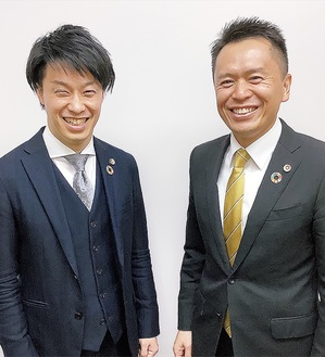 SDGｓバッジを胸に笑顔を見せる共同代表の宇田川さん（左）と藤田さん（右）