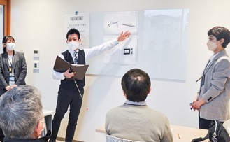 トヨタモビリティ神奈川 淵野辺店のコミュニケーションスポットで行われた認知機能検査