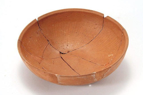 出土地：新戸釣瓶下遺跡　時代：古墳時代終末〜奈良時代初頭