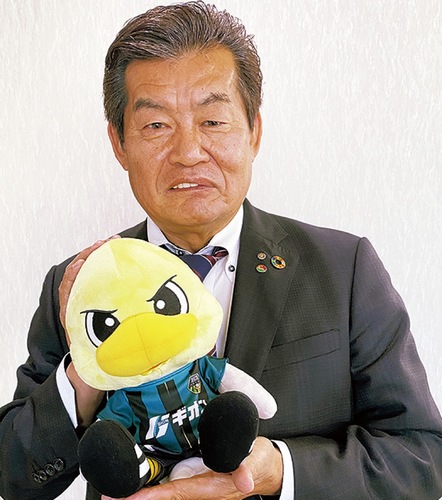 中央区水郷田名の建設会社「トータルハウジング久野」の代表取締役社長。チーム発足時、後援会組織を束ねた