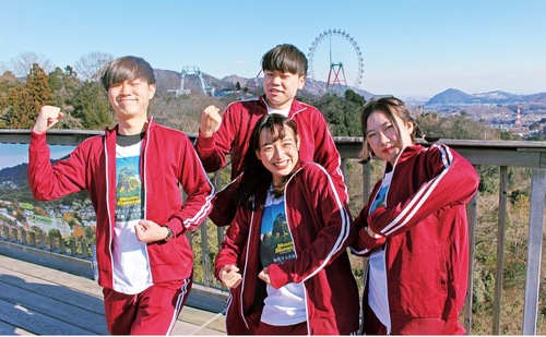 グループで同じ服装で入場すると「おそろ学割」でさらにお得に