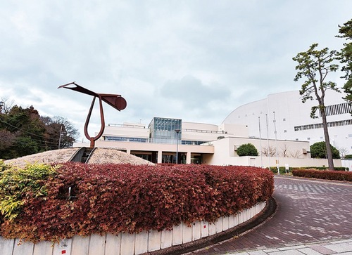 会場となる市民健康文化センター。通称けんぶん