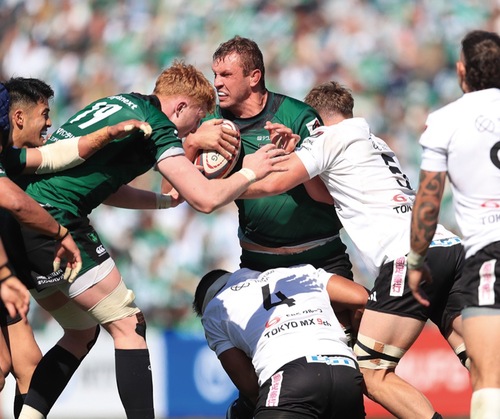 熱戦を繰り広げる選手たち(C)JRLO