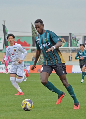 スタメンで出場しアシストを記録した新加入のイスマイラ選手