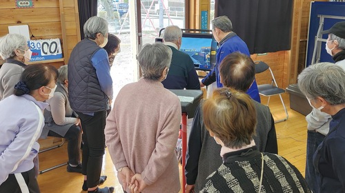 シミュレーターで安全な自転車の運転の方法を再確認した