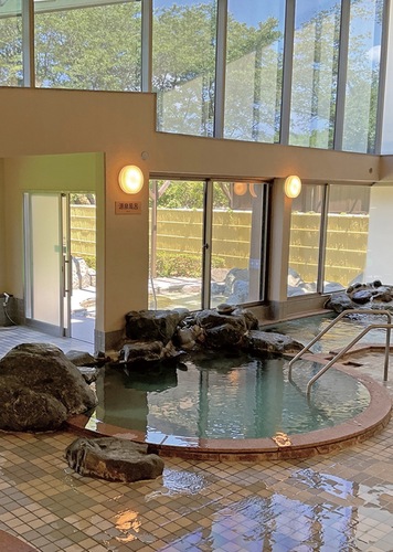 地元の人にも人気の大浴場