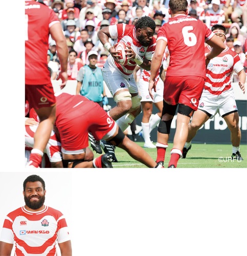 ７月５日の試合（上・ボールを持っているのがウルイヴァイティ選手）、ウルイヴァイティ選手（下）写真提供＝ＪＲＦＵ