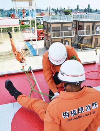 訓練を積み重ね無駄な動きを修正していくメンバー