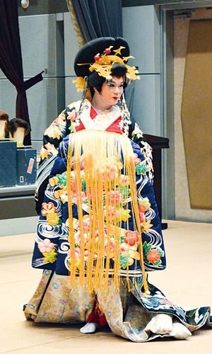 化粧と着付けを終えた姿