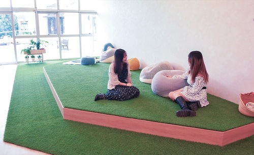 新設の人工芝エリア