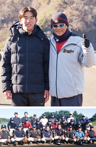 昨年チームの練習に訪れた小島選手（左）と岩永監督（写真上）／中学時代の集合写真。小島選手は前列左から２番目（写真下）＝チーム提供＝