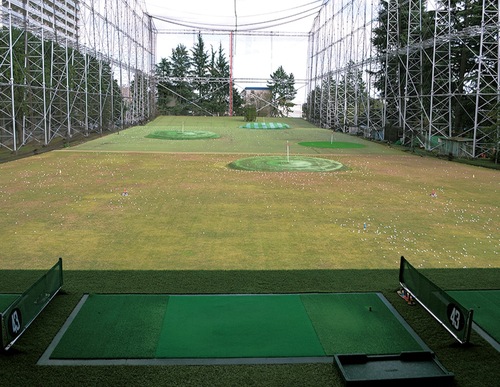 打席マットの移動なしでレフティーも練習可能に