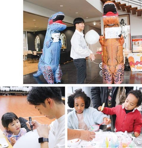 会場を盛り上げた大学祭キャラクターの「恐竜」や学生＝上写真＝、催しを楽しむ子どもたち