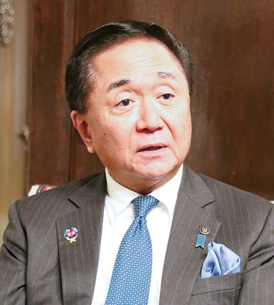 取材に答える黒岩知事