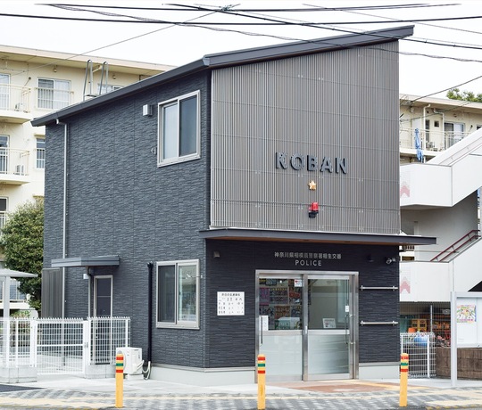 モダンな外観となった相生交番（23日撮影）