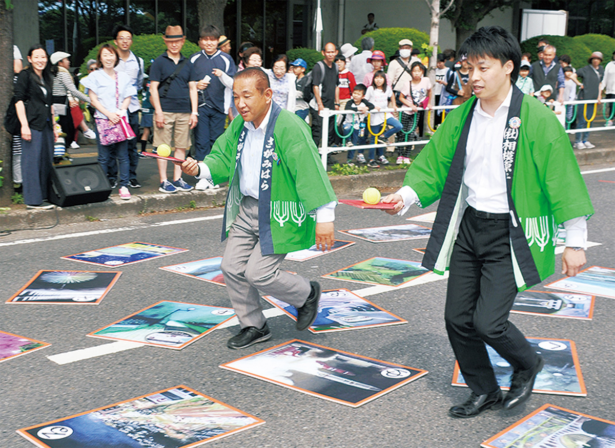 本村市長（左）や相模原ＪＣの宇田川隼理事長も参加
