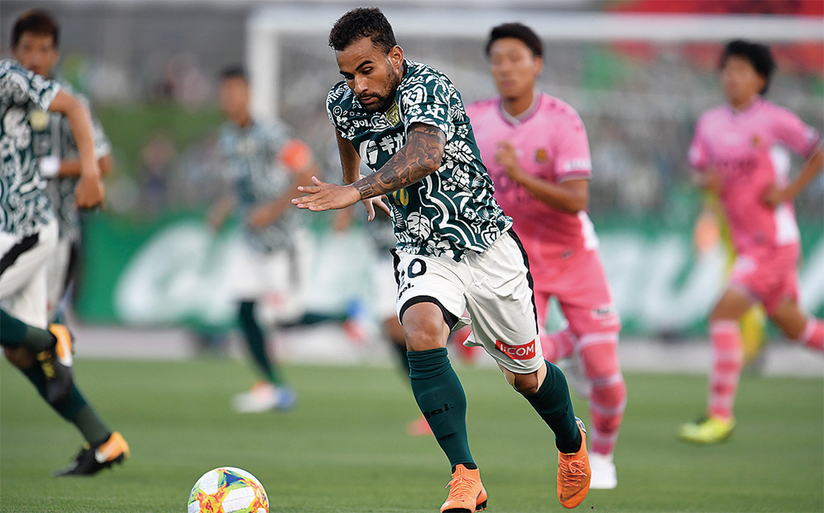 先発出場したＦＷジオヴァンニ