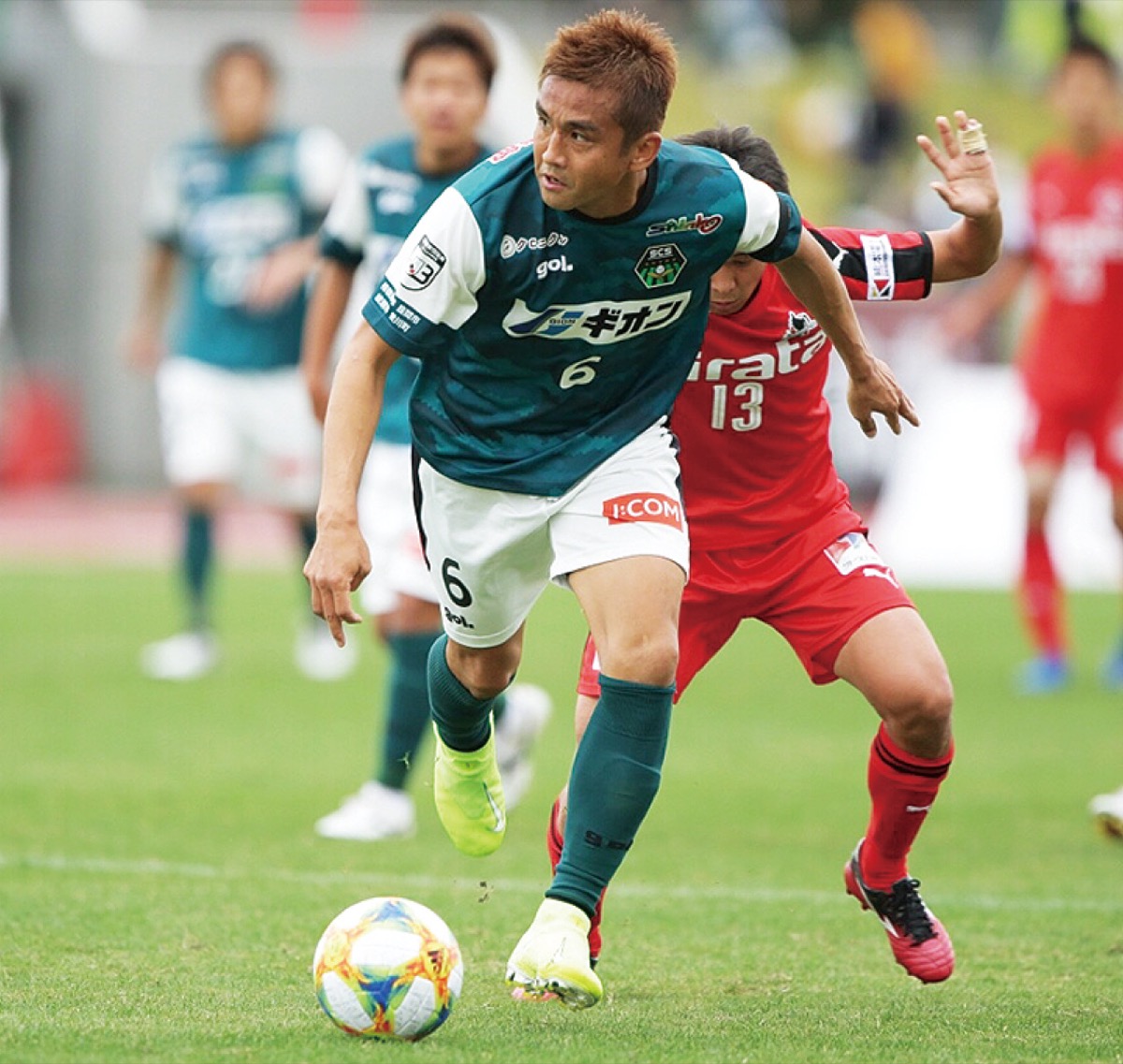 先発出場したＭＦ稲本潤一＝ＳＣ相模原提供