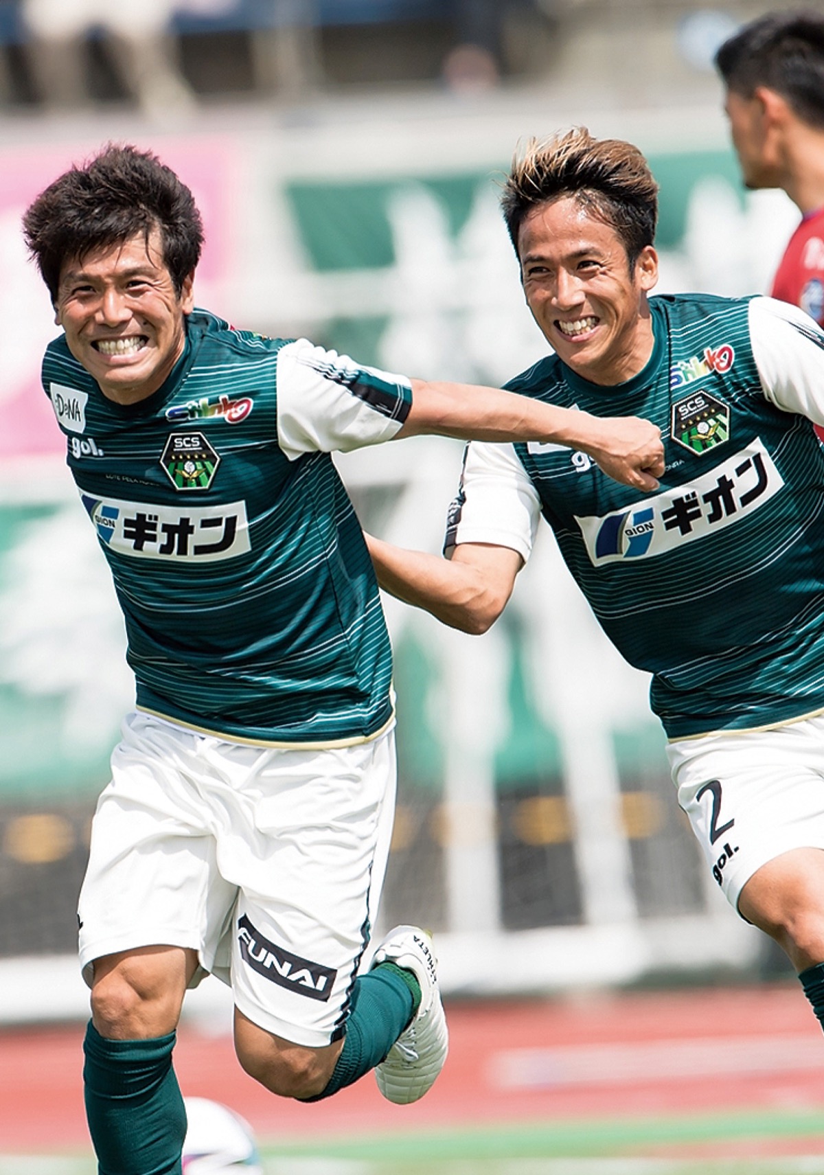 ゴールを決め喜ぶ清原（左）＝SC相模原提供