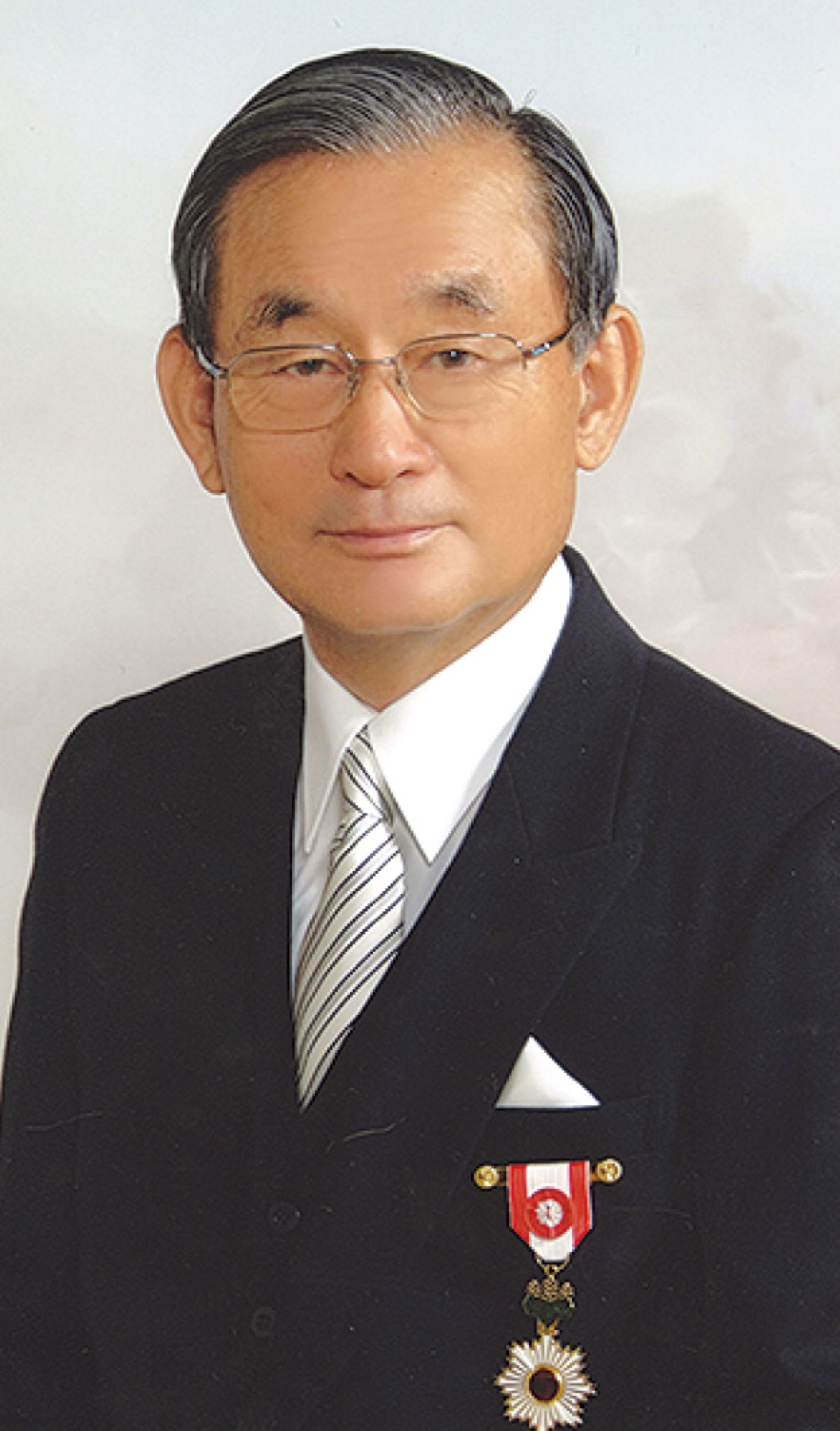 天野望さん（２０１１年叙勲受賞時・天野家提供）