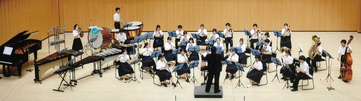 川崎地区大会で演奏する部員たち＝写真はフォトライフ提供