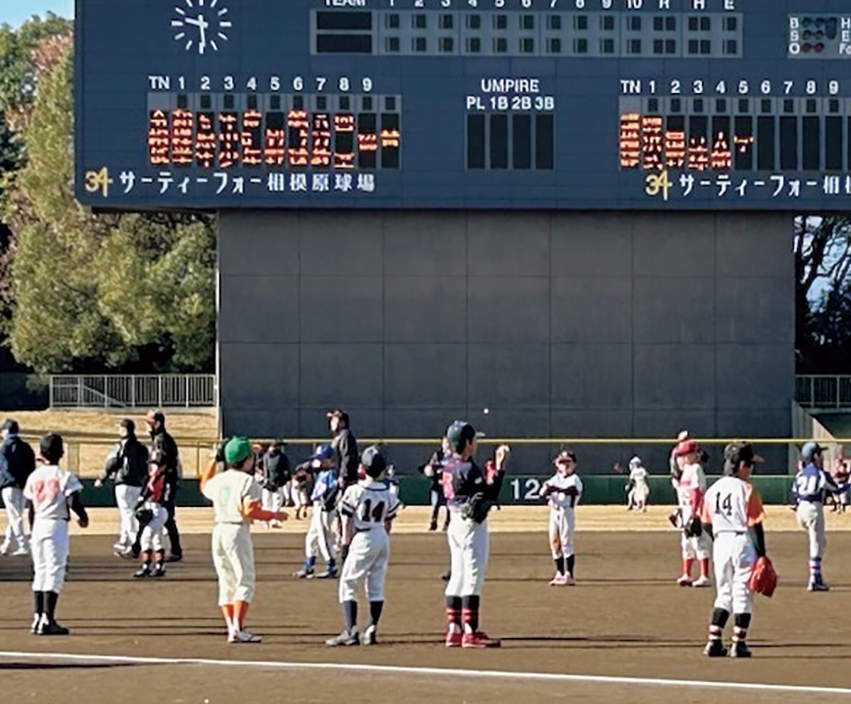 大学生から指導を受ける子どもたち