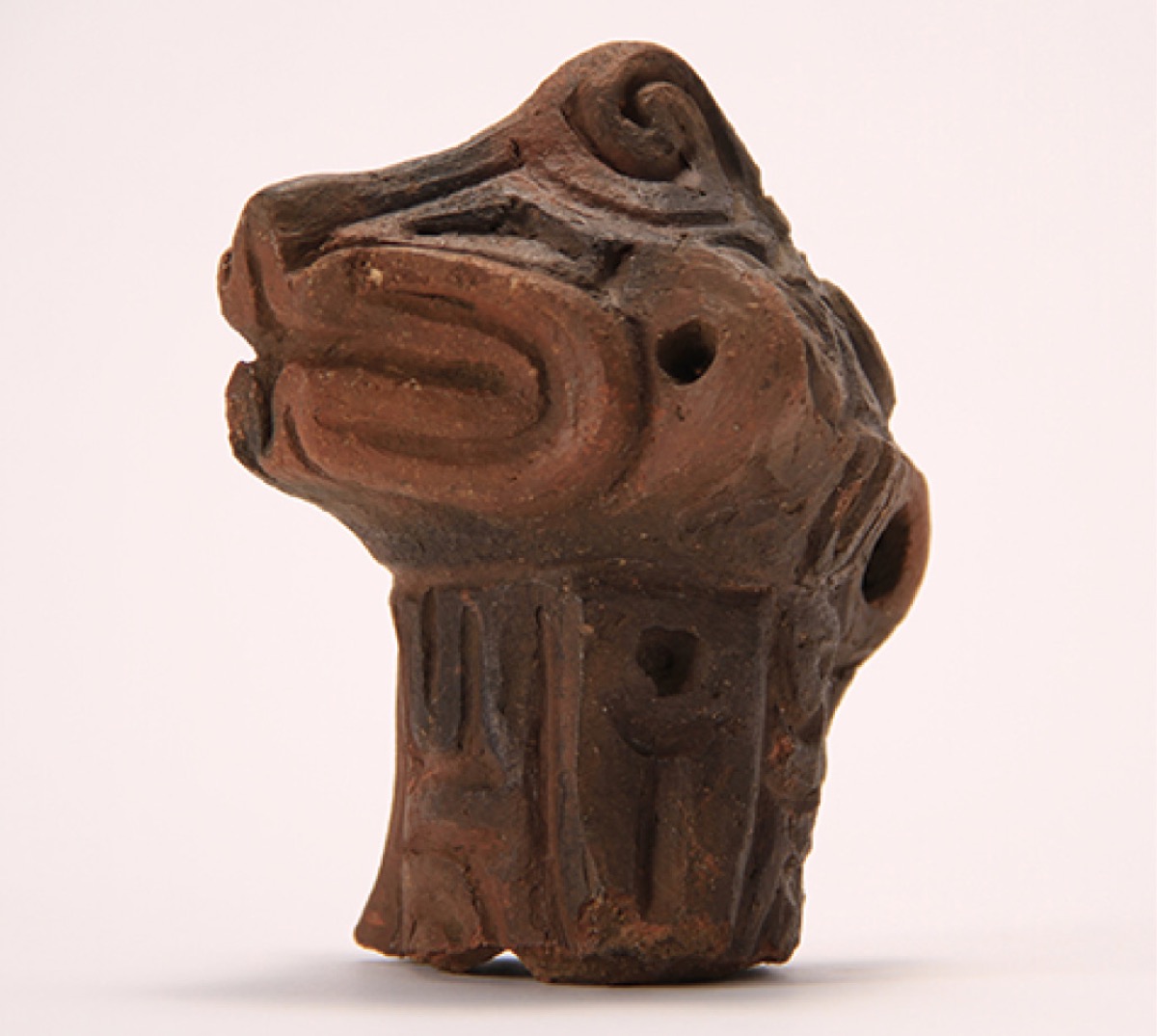 今月はこの逸品！考古市宝展勝坂遺跡出土の獣面把手