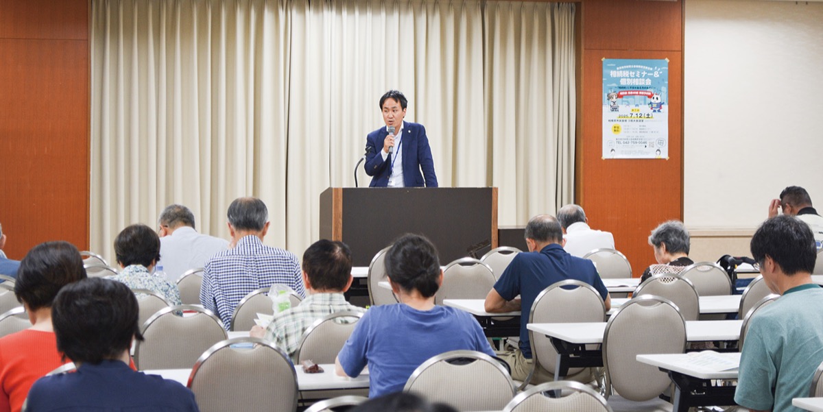 彫刻家山崎りょうさん 不動心 威風堂々と表現 明王像を制作