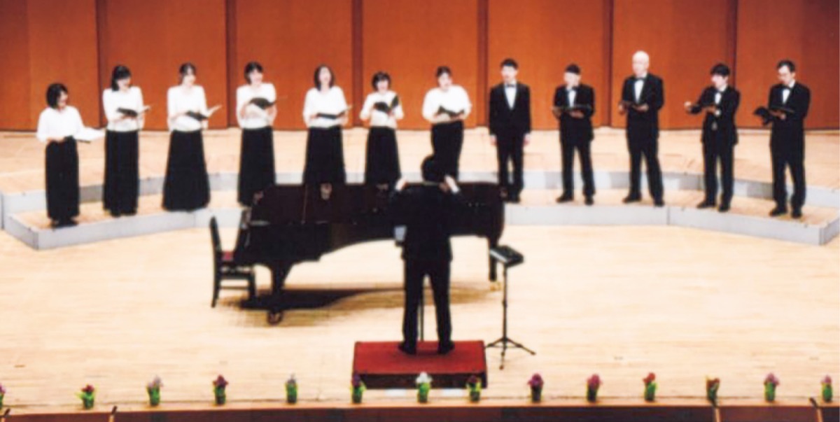 コール・ユーテヌが公演