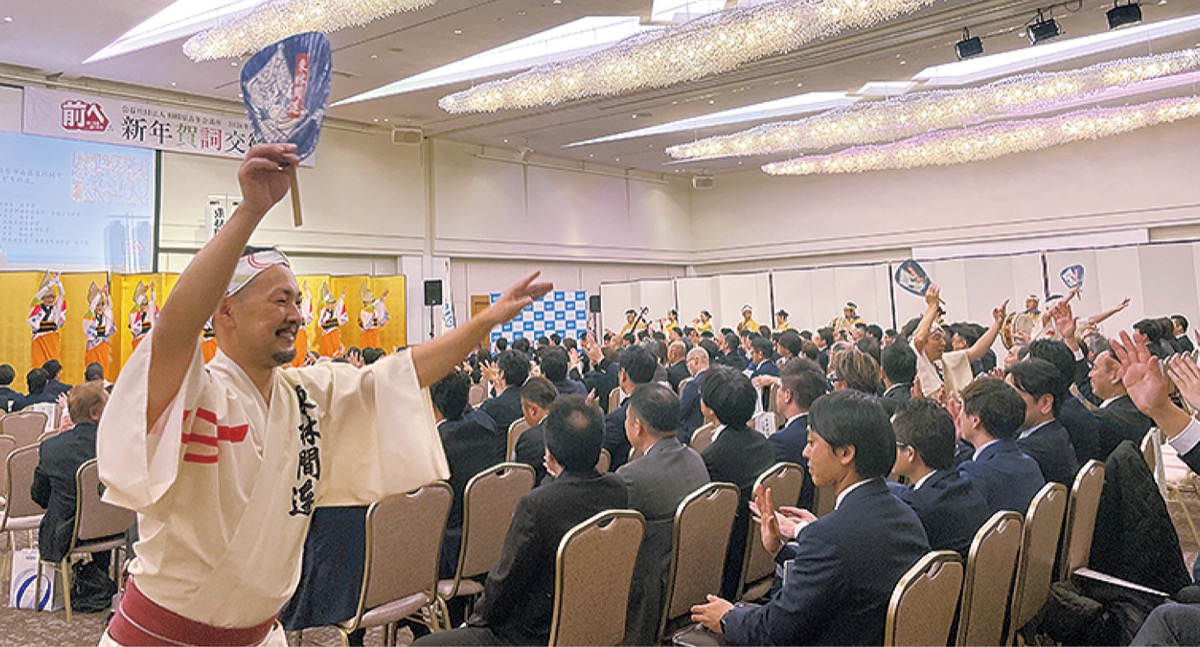 オープニングアクトとして東林間連が登場。阿波踊りで会場を盛り上げた