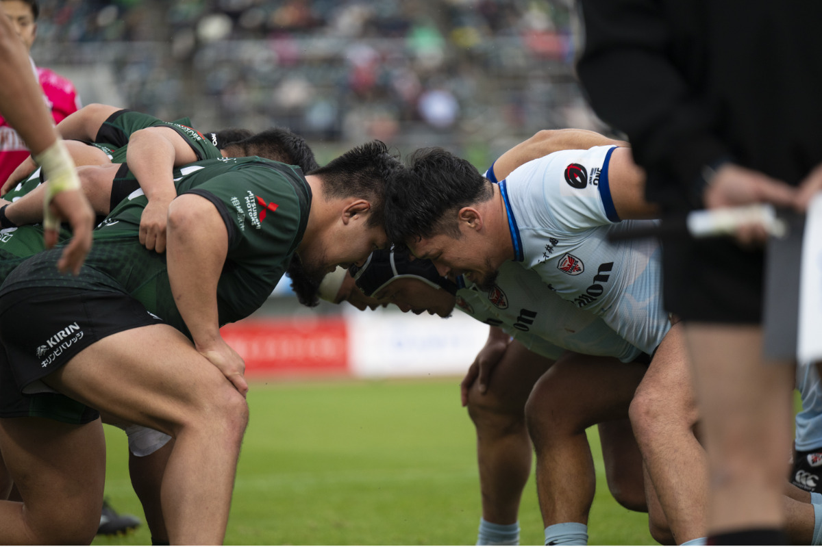 ラグビーの代名詞「スクラム」（2025年12月21日横浜キヤノンイーグルス戦）(C)JRLO