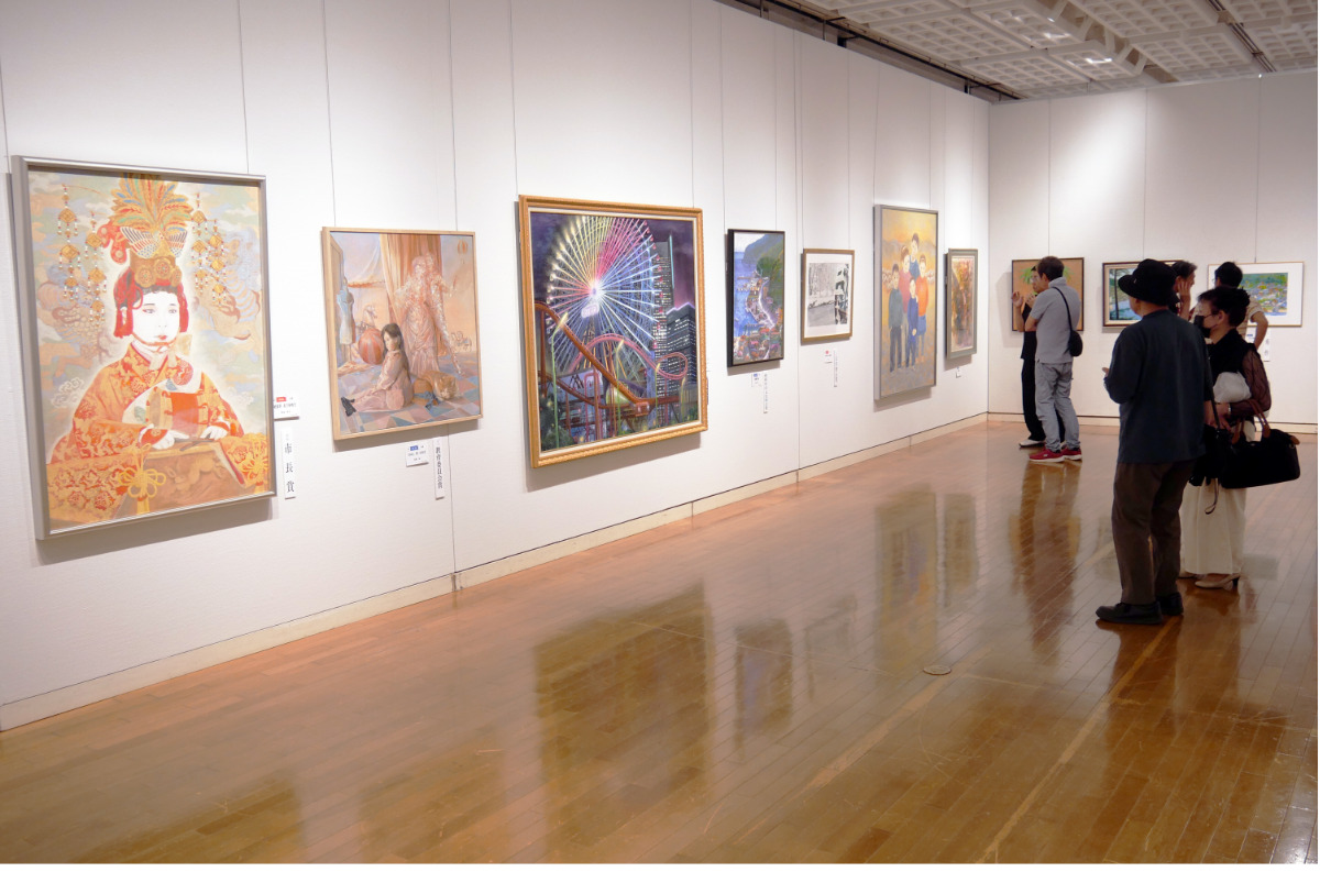 80回の展示風景＝相模原市美術協会提供
