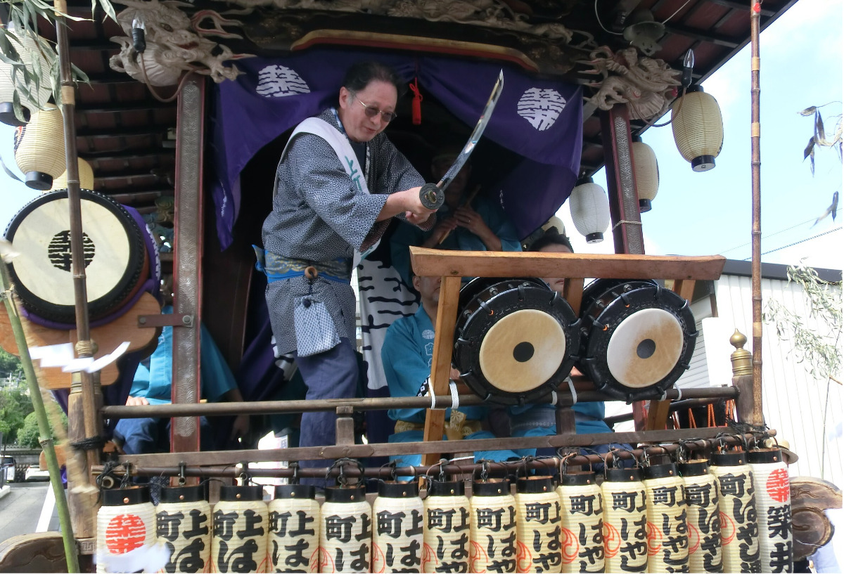自治会長の渡部肇さん(出発式)