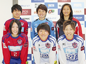 （後列左から）高木ひかり、田尻有美、ミッシェル・パオ、（前列左から）和田奈央子、正野可菜子、甲斐そらみの各選手