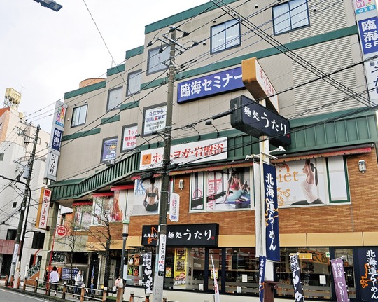 りとせ相模大野保育園が入るビル