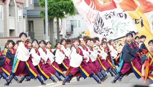迫力のある踊り＝阿部さん提供
