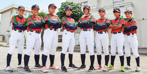 （左から）樹山優葉さん、坂井友奏さん、行田佐和子さん、平本心愛さん、佐藤栞さん、三浦莉菜さん、中濱歩未さん、樹山優莉さん